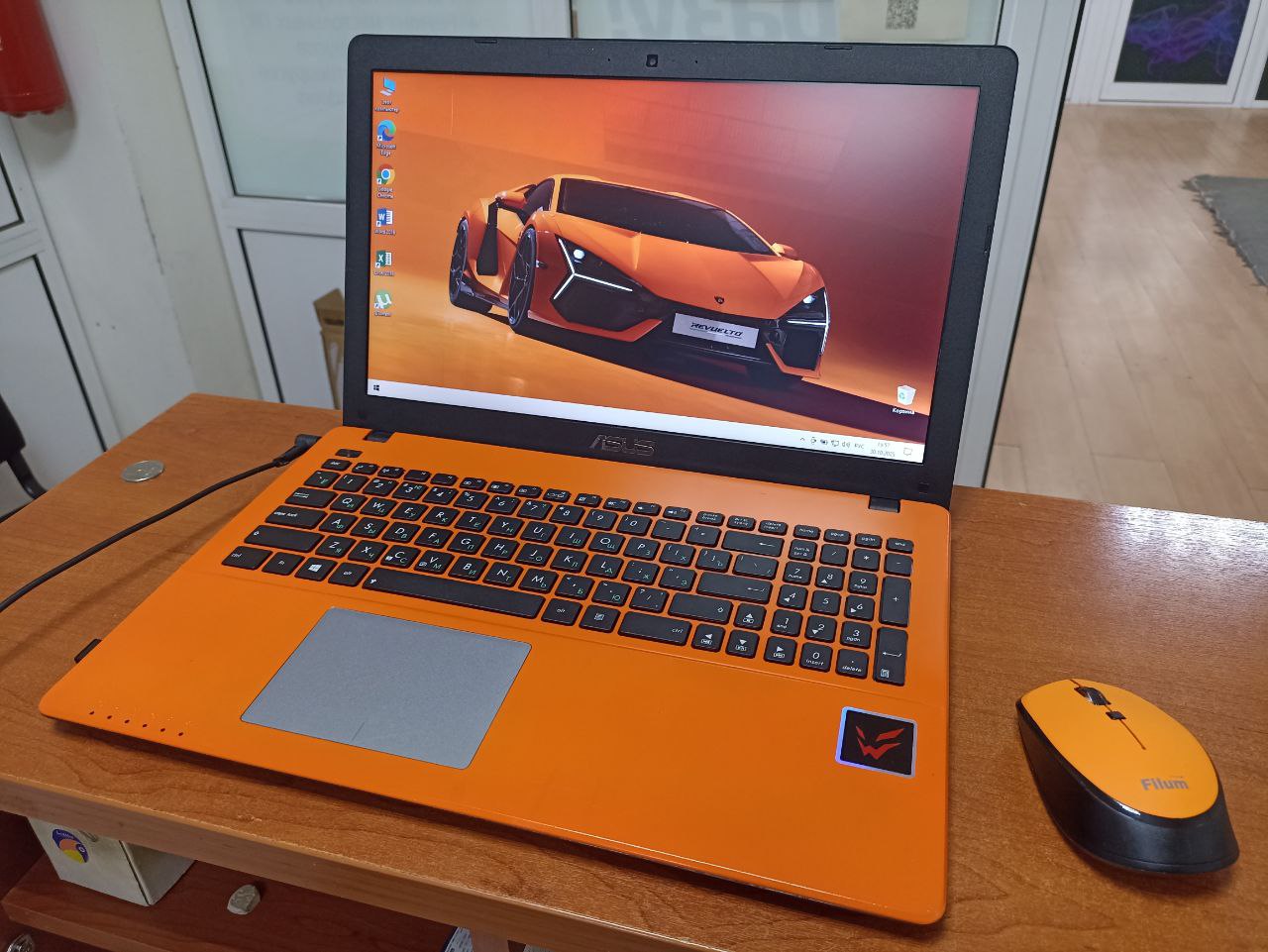 Ноутбук ASUS X550CC